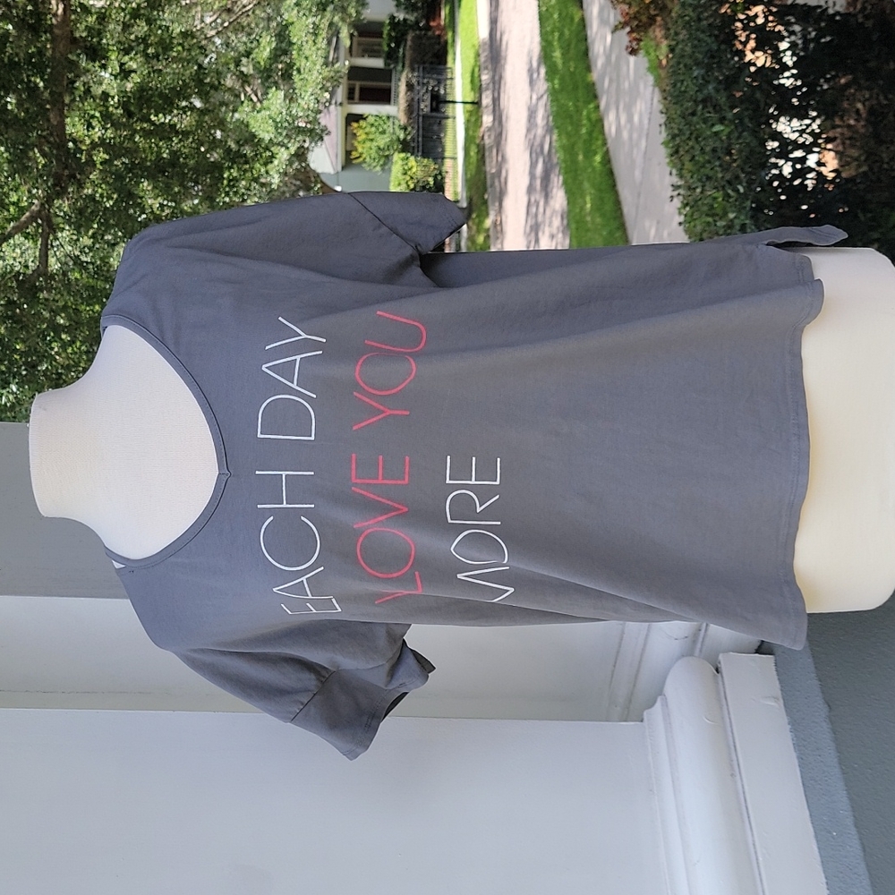 V neck top